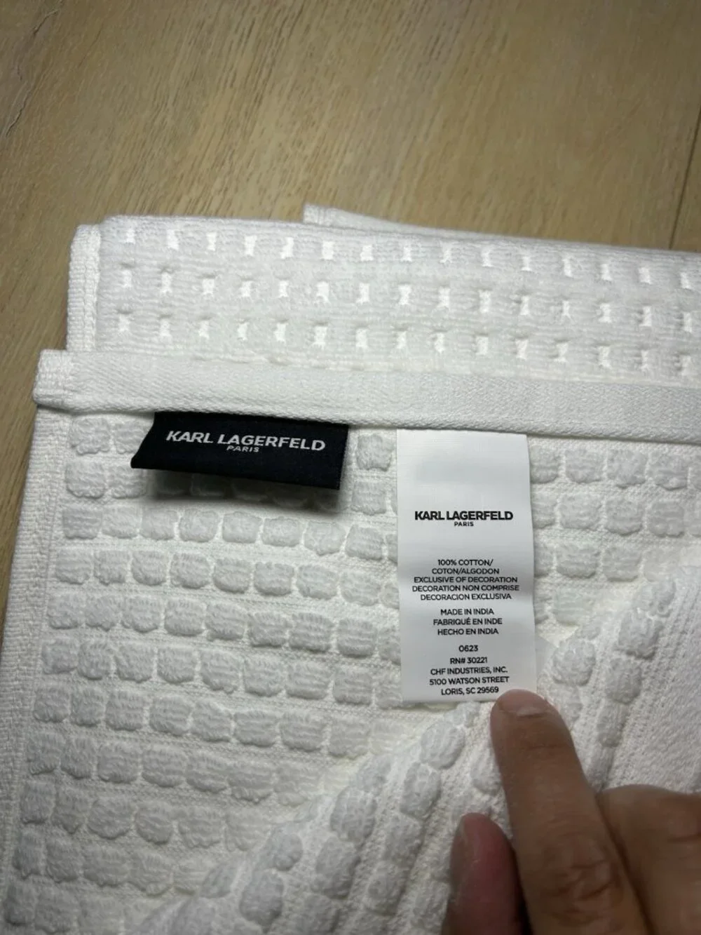 Karl Lagerfeld Paris Bath Towel 100% Cotton White/Gold NEW